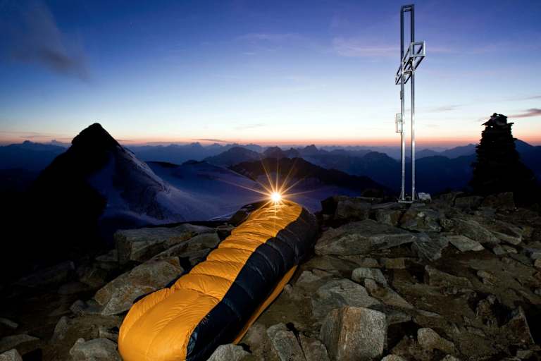 Biwak am Gipfel des Wilden Pfaffs in den Stubaier Alpen in Tirol
