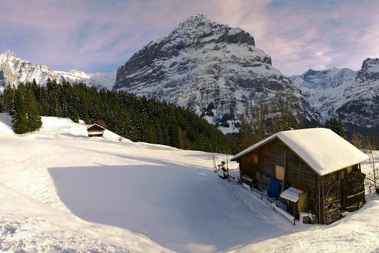 Blick in die winterliche Landschaft der Jungfrau-Region rund um Grindelwald