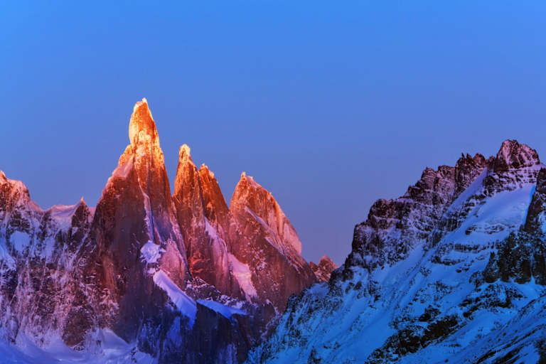 Sonnenaufgang: Cerro Torre in Patagonien