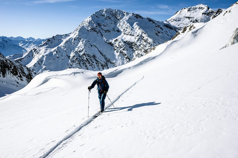 Skitourengeher Stubaier Gletscher