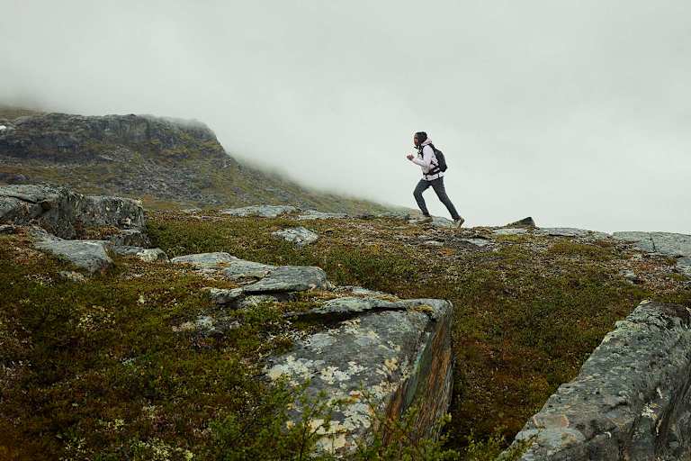 Läufer, Nebel, Berglauf, Berg, haglöfs