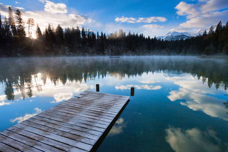 Wunderschöne Abendstimmung am Crestasee in Graubünden