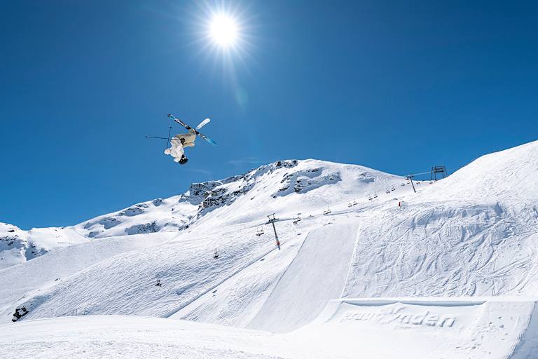 Das Engadin ist ein Paradies für Abenteurer auf und abseits der Piste.