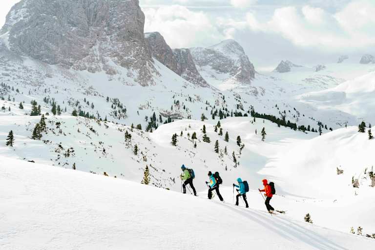 Mit Schneeschuhen über das Dachsteinmassiv