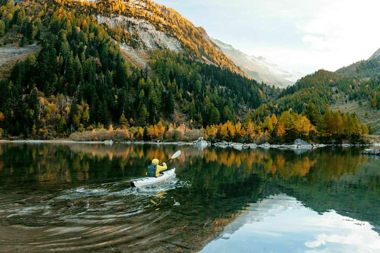 Daniel Ernst Bergwelten Magazin Kayak Lac de Derborence