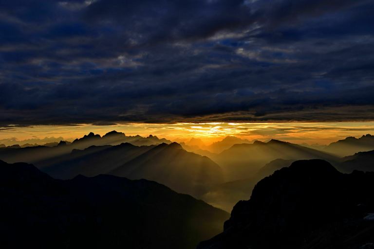 Lichtspiele über den Dolomiten in Südtirol
