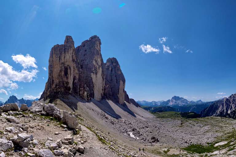 Ein Anblick, dem sich wohl kein Bergsteiger so leicht entziehen kann: Die Drei Zinnen in den Sextener Dolomiten.