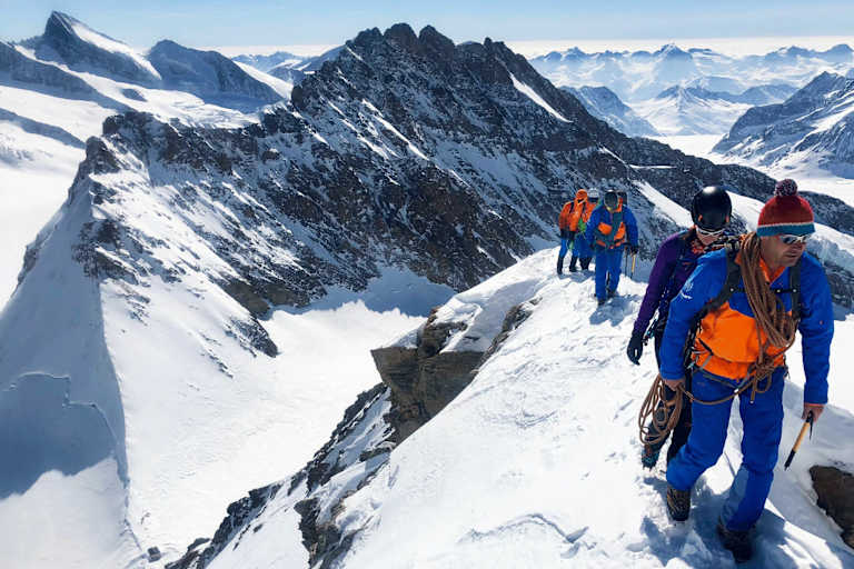 Eiger Extreme: Winterbesteigung des Mönchs in der Jungfrau-Region in den Berner Alpen