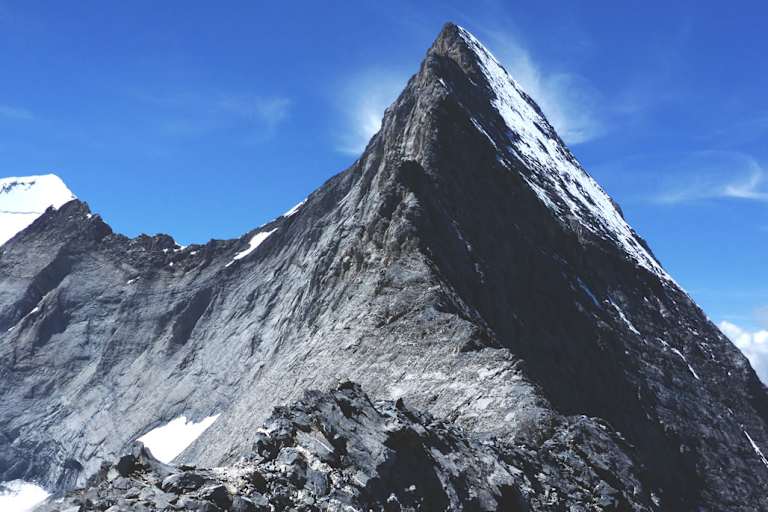 Die Südwand und der Mittellegigrat des Eiger in voller Pracht