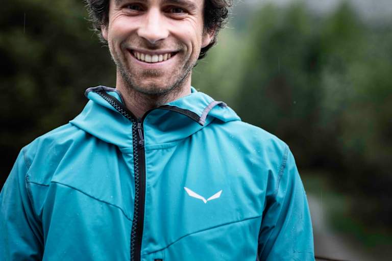 Vittorio Messini ist seit 12 Jahren Bergführer und führt für die Kalser Bergführer sowie für die Eiskletterschule iceGuides.