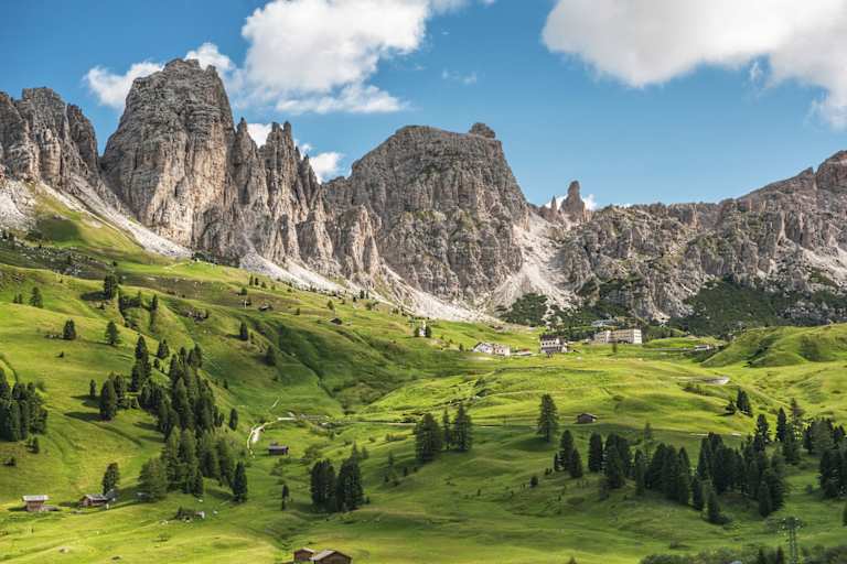 Alpenüberquerung: Grödner Joch in Südtirol