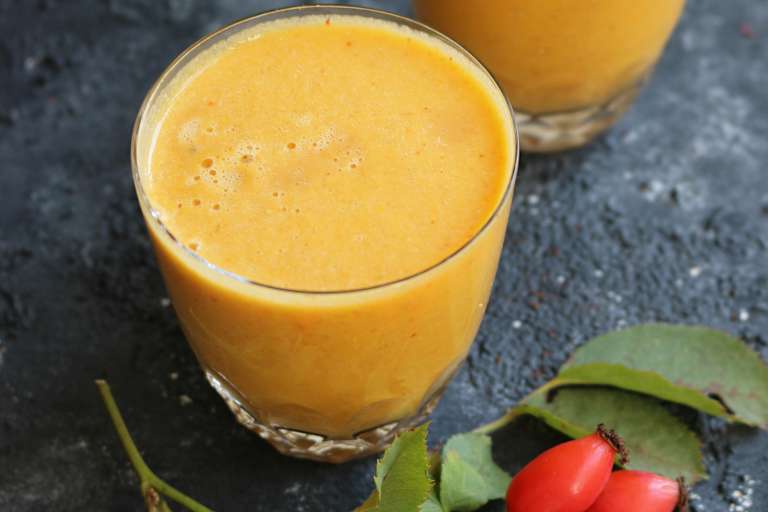 Selbstgemachter Hagebutten-Smoothie