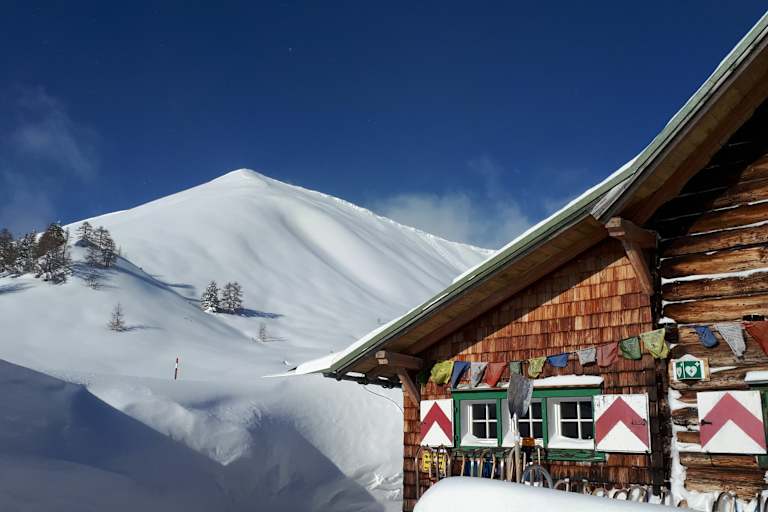 Der perfekte Ausgangspunkt für eine Wochenede voller Pulverschnee, die Südwiener Hütte