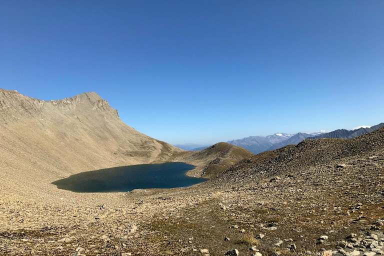 Der Junssee in den Tuxer Alpen liegt auf 2.665 m.