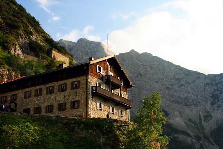 Das Karwendelhaus in Tirol