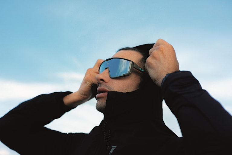 Kilian Jornet mit der Faster L Sonnenbrille von Julbo im Fokus