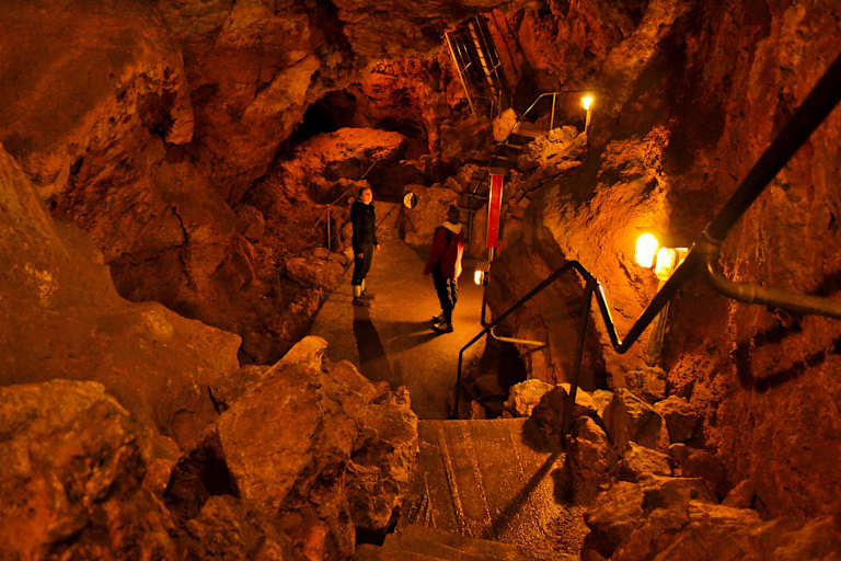 Höhlenwandern auf der Schwäbischen Alb: In der Laichinger Tiefenhöhle