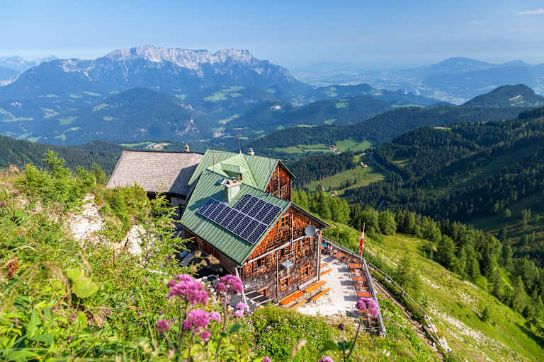 Auch das Purtschellerhaus in den Berchtesgadener Alpen hat wieder im Tagesbetrieb geöffnet