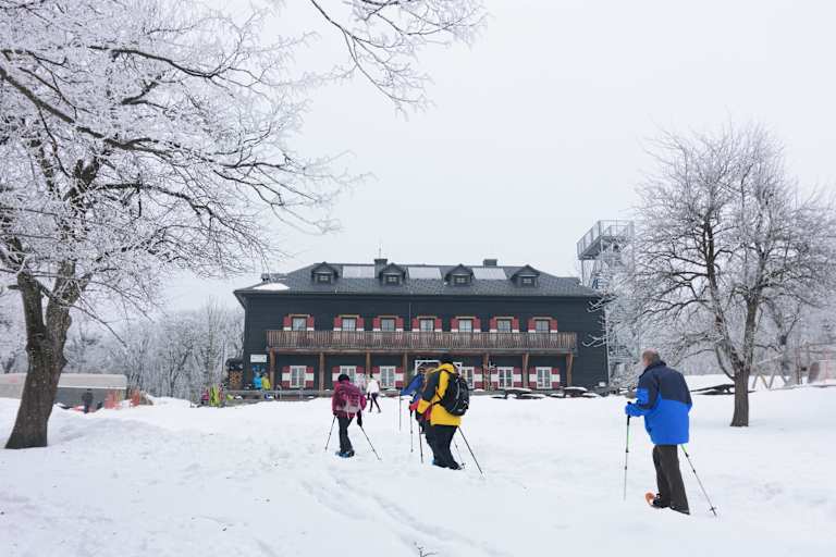 Das Peilsteinhaus (716 m) im Wienerwald