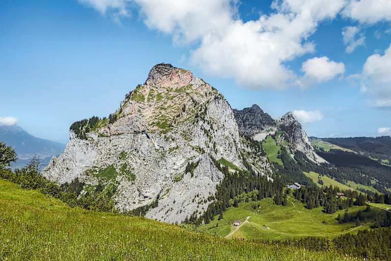 Der Mythen bei wunderschönem Sonnenschein.