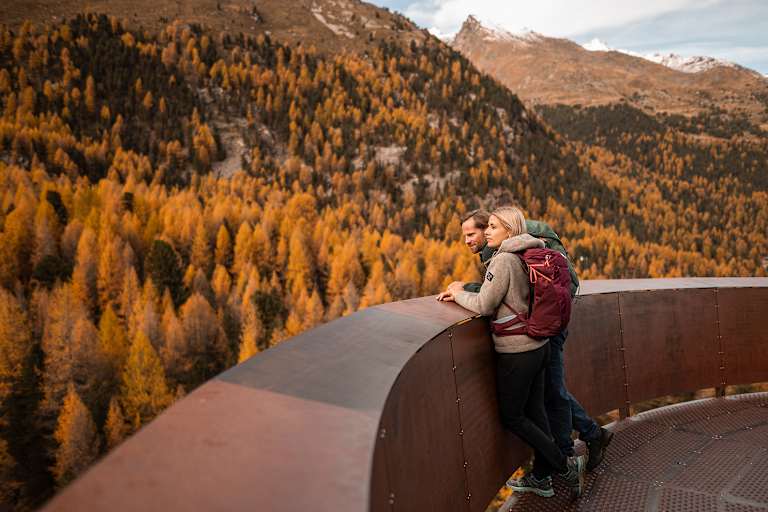 Der Vinschgau erstrahlt im Herbst in seiner vollen Pracht.
