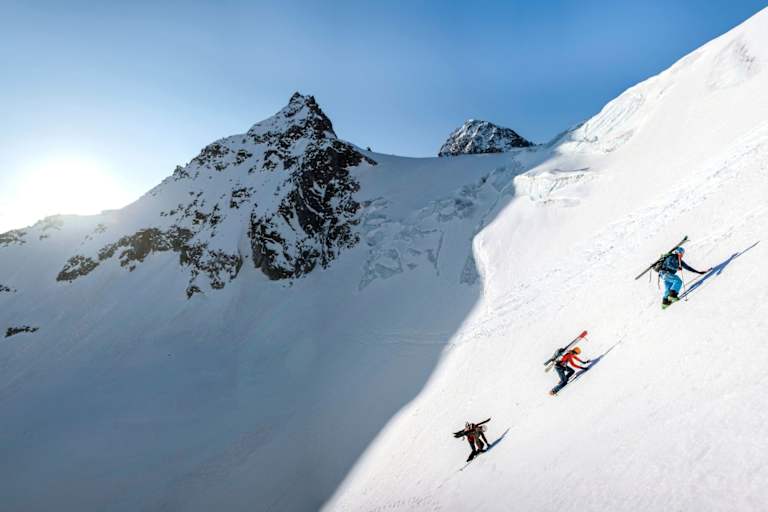 Der majestätische Piz Buin in der Wintersonne.