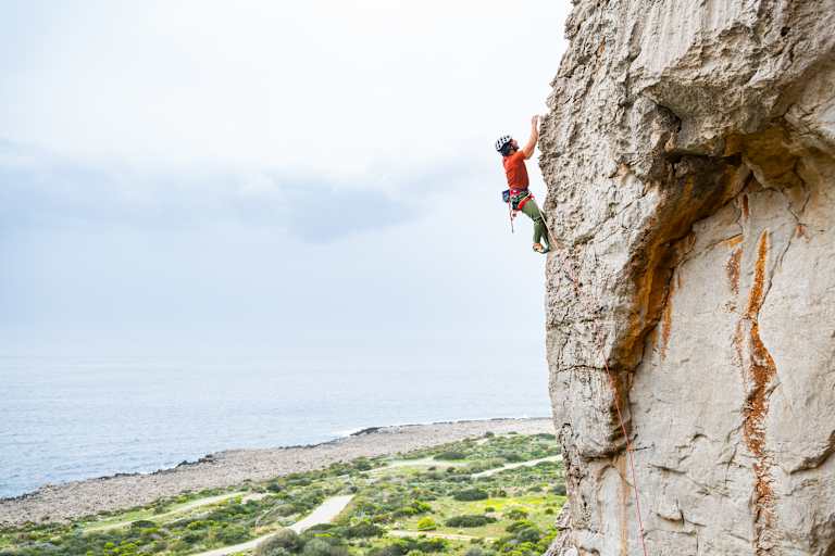 Sportklettern in der Halle und am Fels: Die wichtigsten Unterschiede