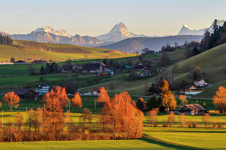 Herbstlandschaft in Bern: Tour vom Dentebeg zum Sensorium in Rüttlihubelbad