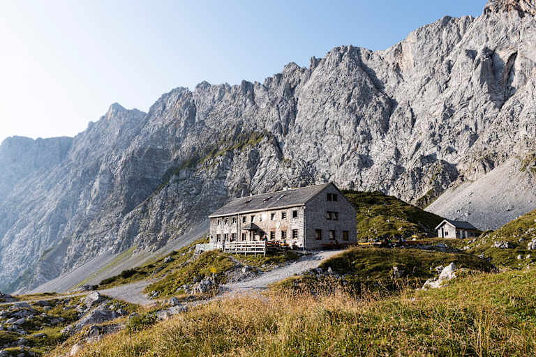 Die Lampsenjoch Hütte im Karwendel