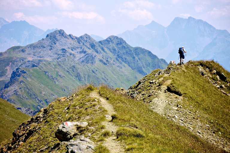 Wanderer am Kamm Richtung Großglockner