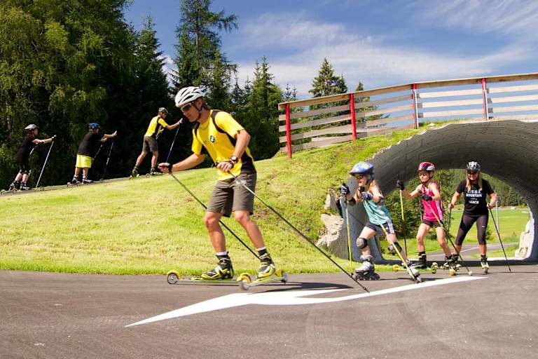 Sportfans kommen hier voll auf ihre Kosten: Skiroller in Seefeld 