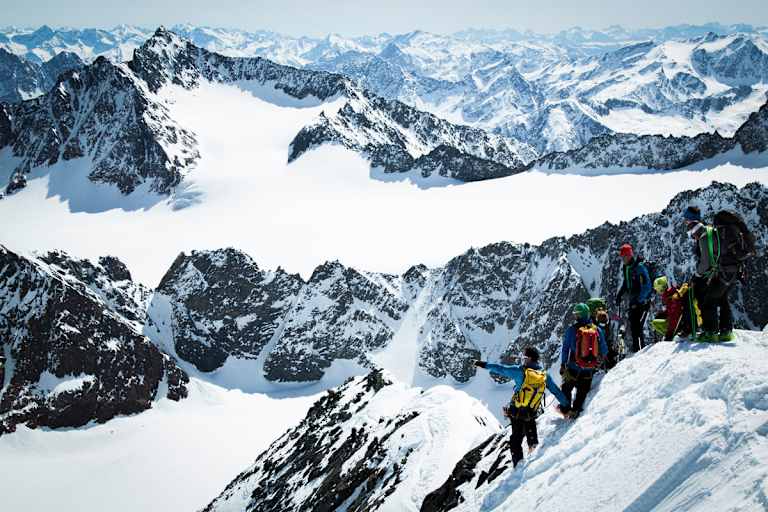 Die Ausbildung zum staatlich geprüften Berg- und Skiführer ist nicht nur eine physische, sondern auch eine mentale Herausforderung