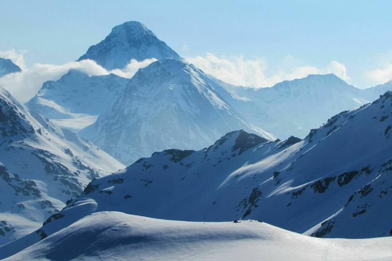 Winterlandschaft der Bündner Silvretta in der Schweiz