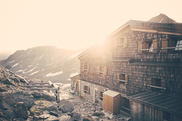 Die Similaunhütte ist eine idealer Ausgangspunkt für Skihochtouren im Frühling
