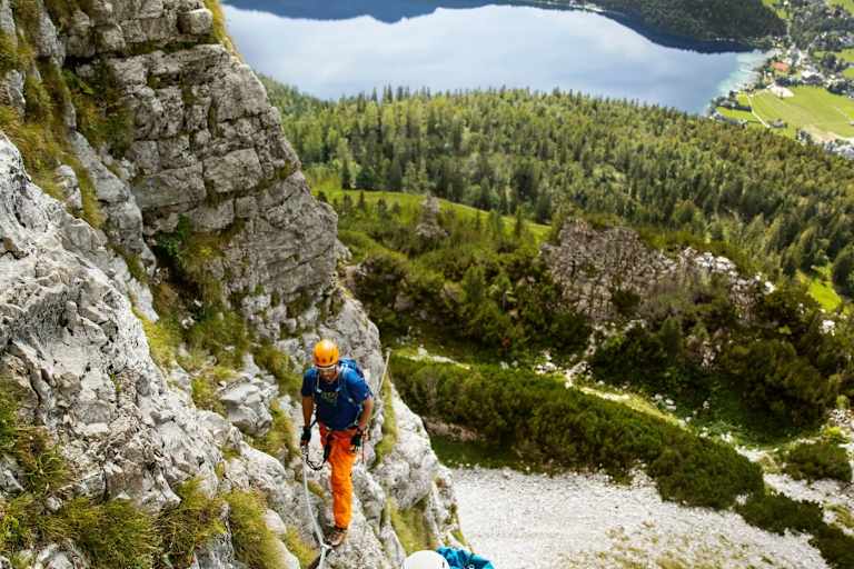 Die Kletterer am Weg zum Gipfel.