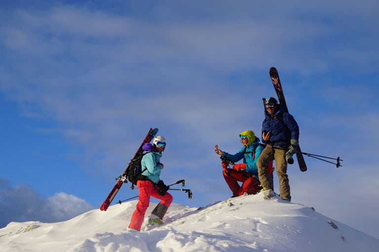 Skitourengeher am Gipfel