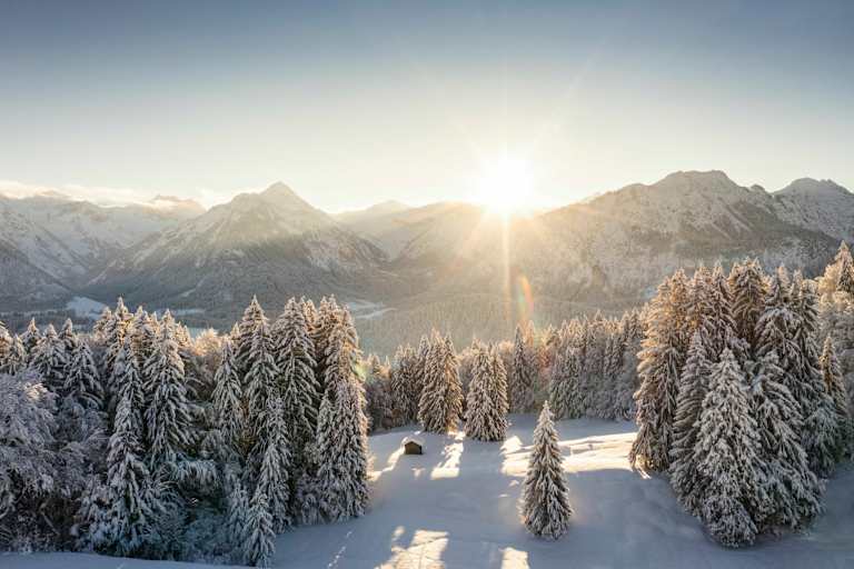 Sonnenuntergang über dem Tannenmeer