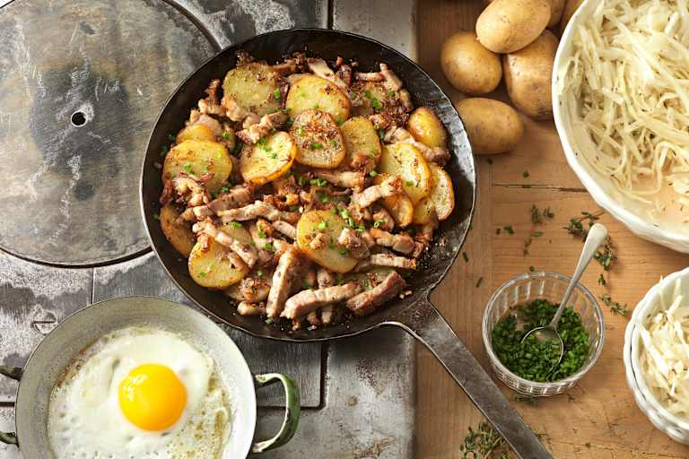 Tiroler Gröstl Rezept aus der Pfanne