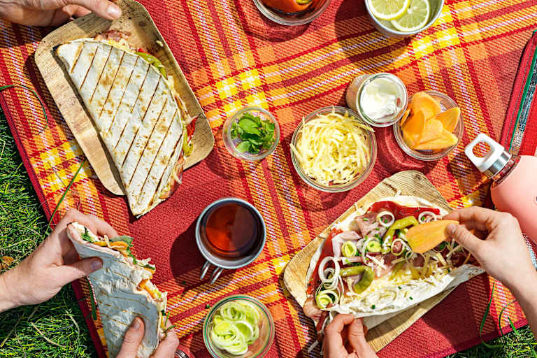 Ideal für Picknick und Wanderung: Tortilla-Calzonen