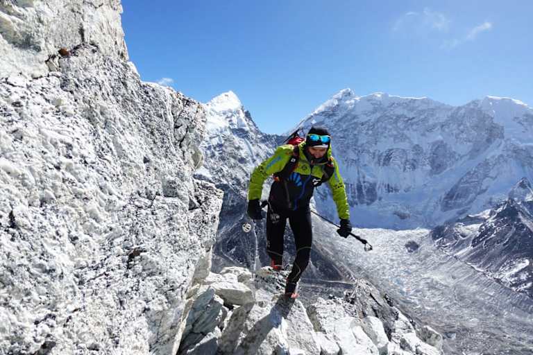 Ueli Steck beim Training im Himalya