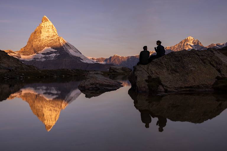 Einzigartiger Ausblick: Eine Wanderung bei Sonnenaufgang mit Blick auf das Matterhorn.