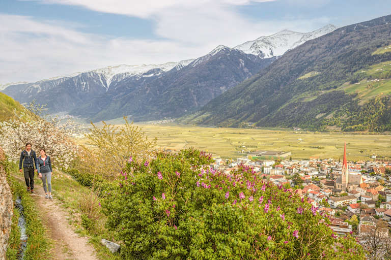 Vinschgau im Frühling Wandern Waalwege