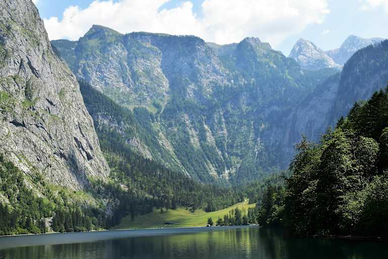 Der Obersee ist quasi der kleine Bruder des Königssees in Berchtesgaden.