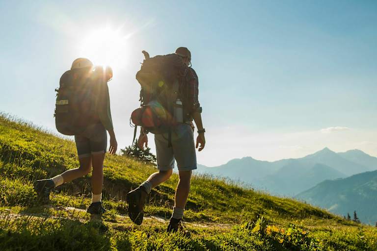 Wanderer in den Tannheimer Bergen in Tirol