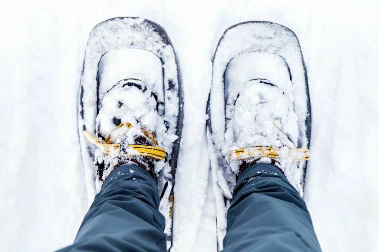 Spaßmacher im Winter: Schneeschuhe
