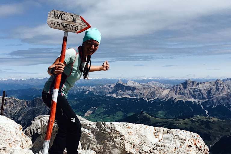 Ana Zirner auf dem Weg über die Alpen