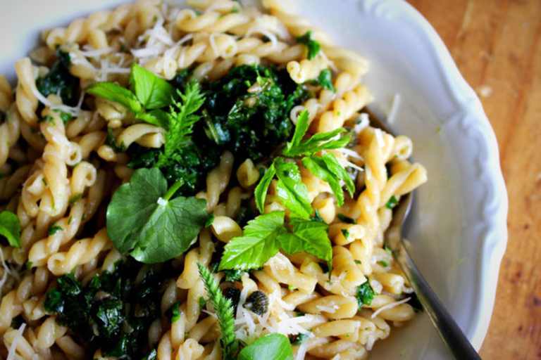 Selbstgemacht: Wildkräuter-Pesto