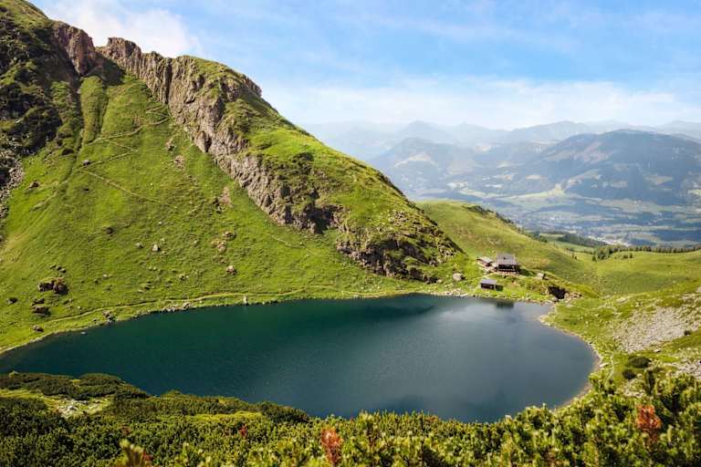 Blick auf den Wildsee und das Wildseeloderhaus von oben.