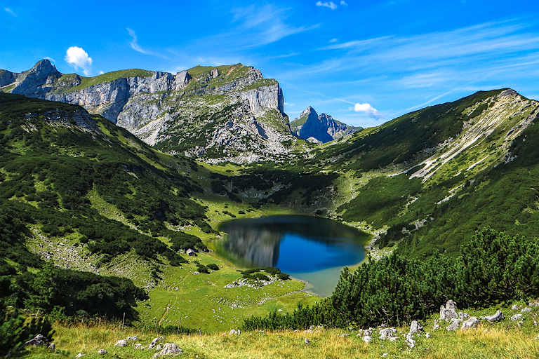 Nach einer anspruchsvollen Wanderung zum Zireiner See im Tiroler Rofangebirge wird man mit dieser Aussicht belohnt.