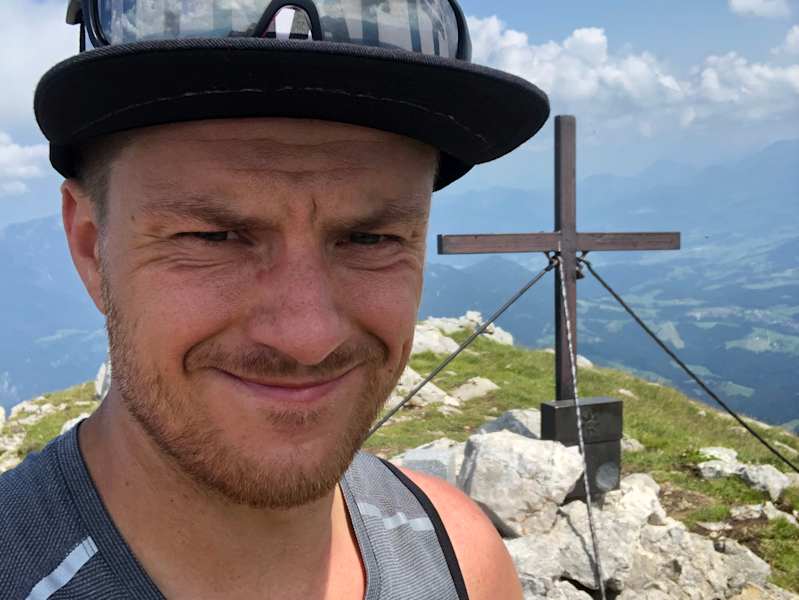 Bergsteiger am Gipfel des Kleinen Priels